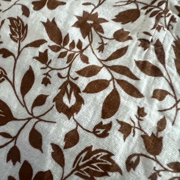 NWT| Old Navy | Shirred Double Weave Floral Brown Blouse | Plus size - Picture 6 of 6